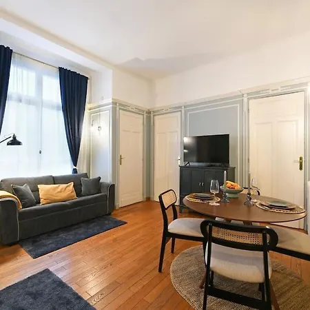 Apartment Location 4p - Champs-elysees *