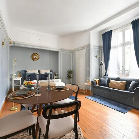 Location 4p - Champs-elysees