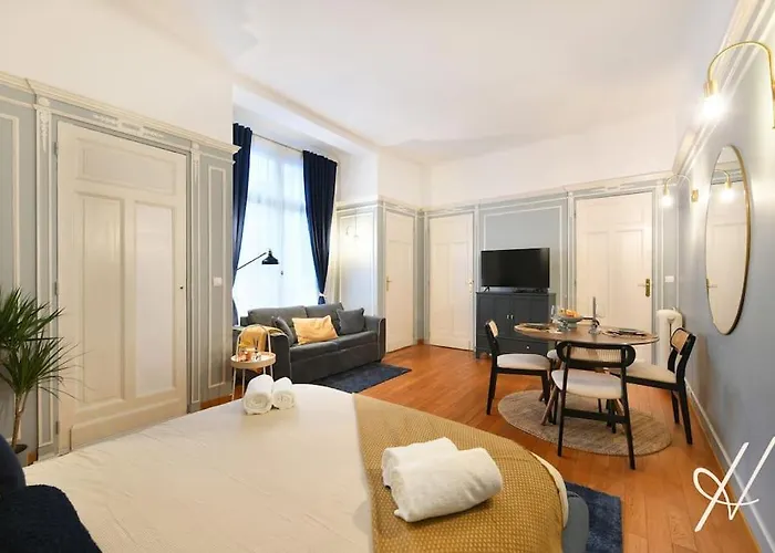 Location 4p - Champs-elysees Paris